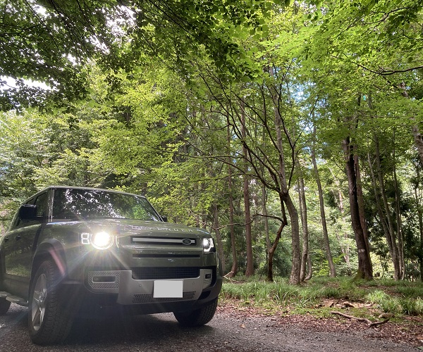 ディフェンダーで林道を楽しむ 4x4camper